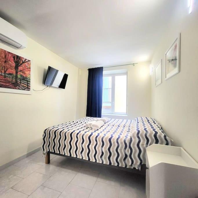 Santa Chiara Attic , 4 Floor No Elevator Appartement *
